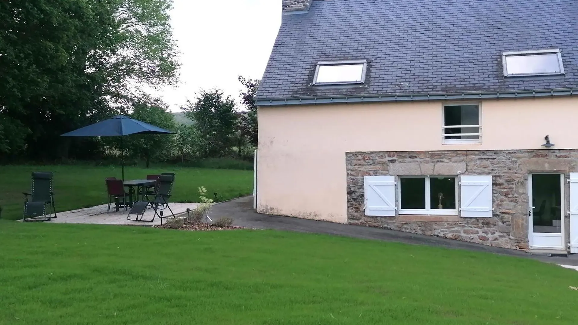 Les Gites De L'Etang De La Foret 2 Brandivy Holiday home